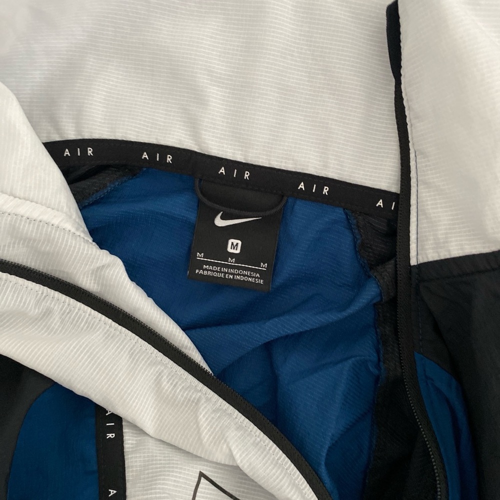 Nike Women’s windbreaker jacket - Picture 4 of 5